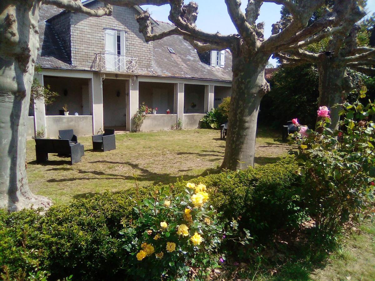 La Villa Du Bearn Garlin Exterior foto